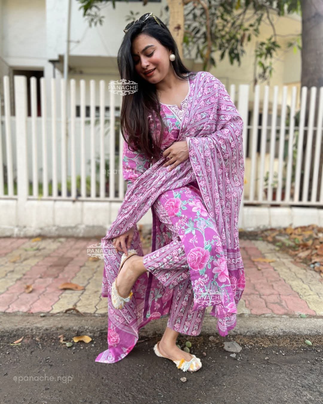 Print in print crosia detailed neckline & sleeves