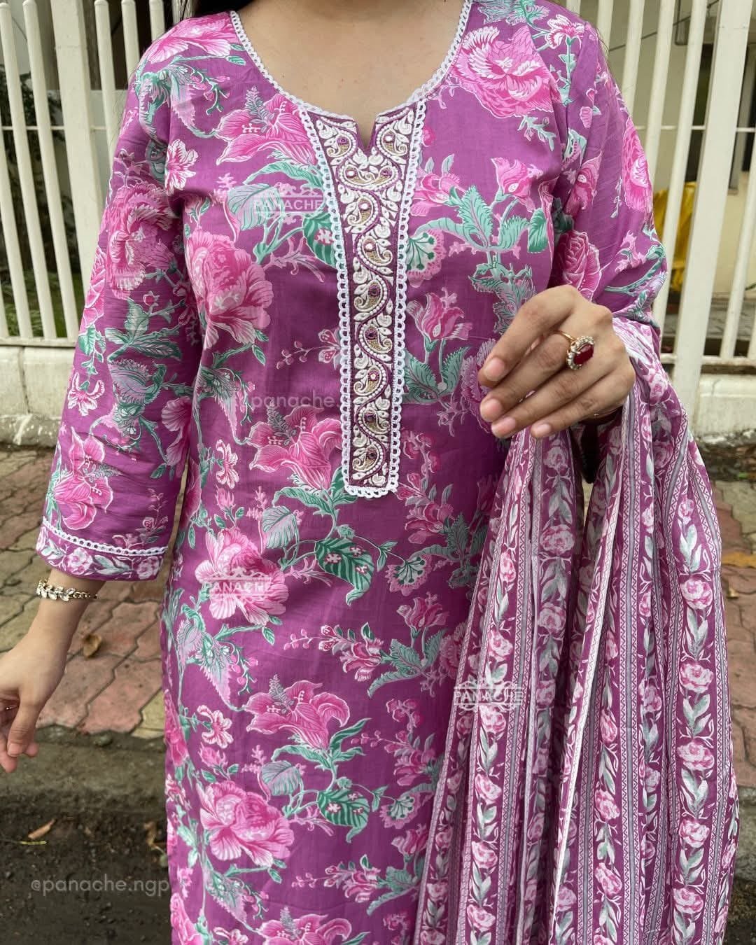 Print in print crosia detailed neckline & sleeves