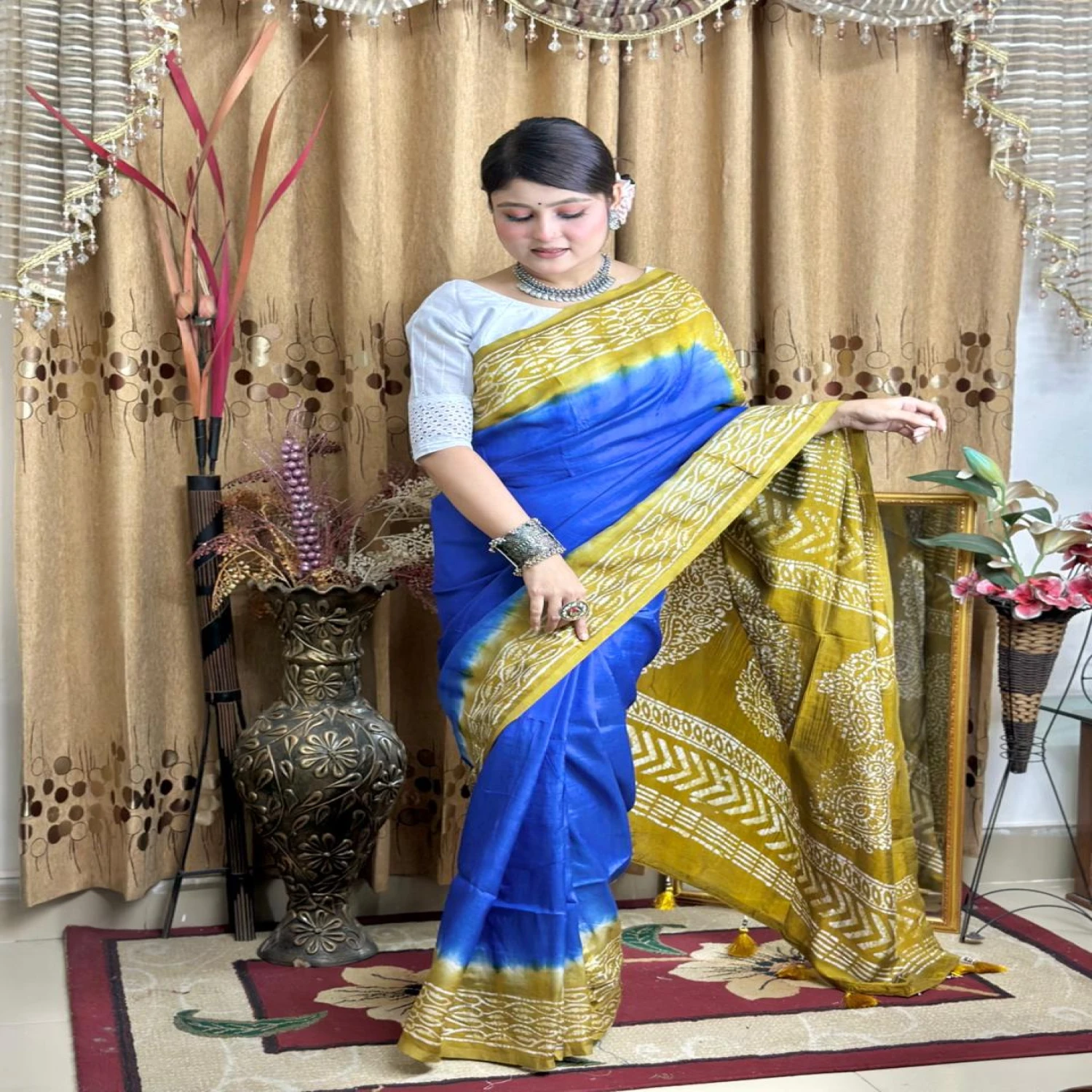 পূজার জন্য একদম পারফেক্ট টার্সেল সিল্ক শাড়ি!