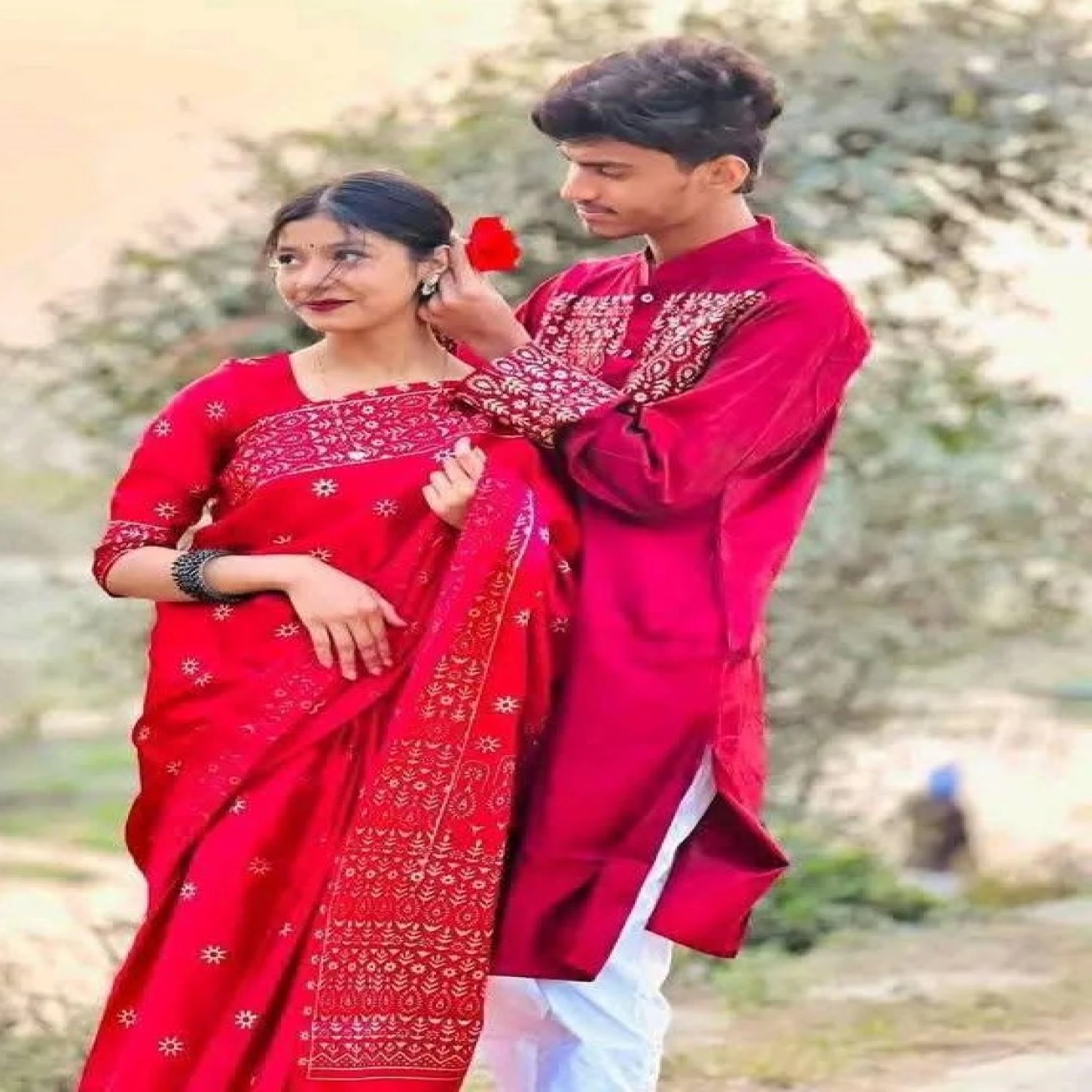 কাপল সেট – জাপানি সিল্ক শাড়ি ও ধুপিয়ান সিল্ক পাঞ্জাবি