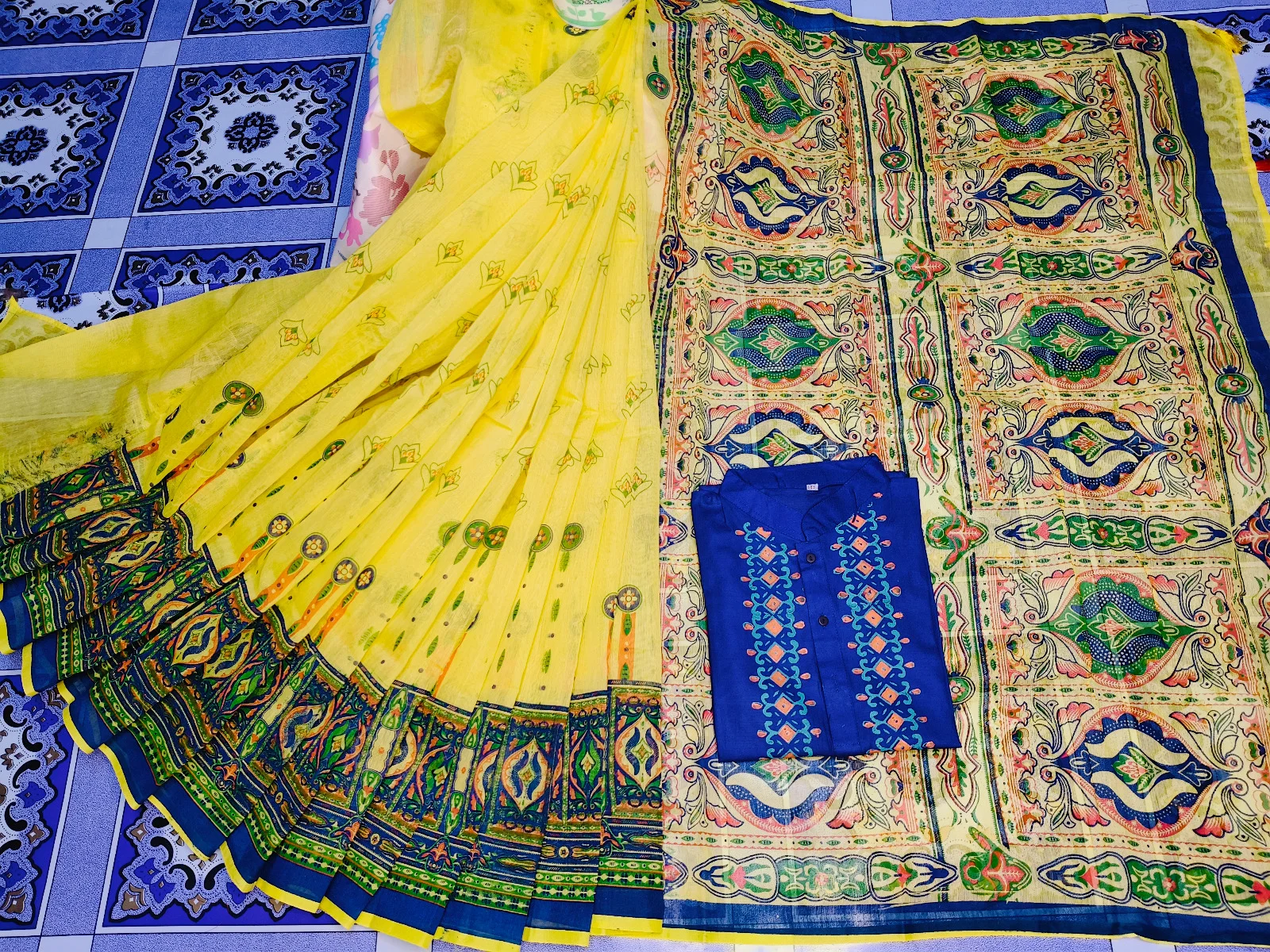 কাপল ড্রেস কালেকশনে