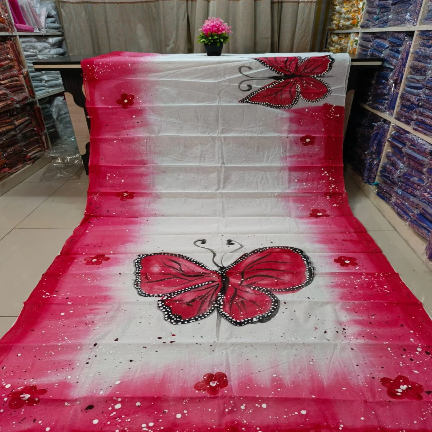 প্রিমিয়াম হাফসিল্ক শাড়ি