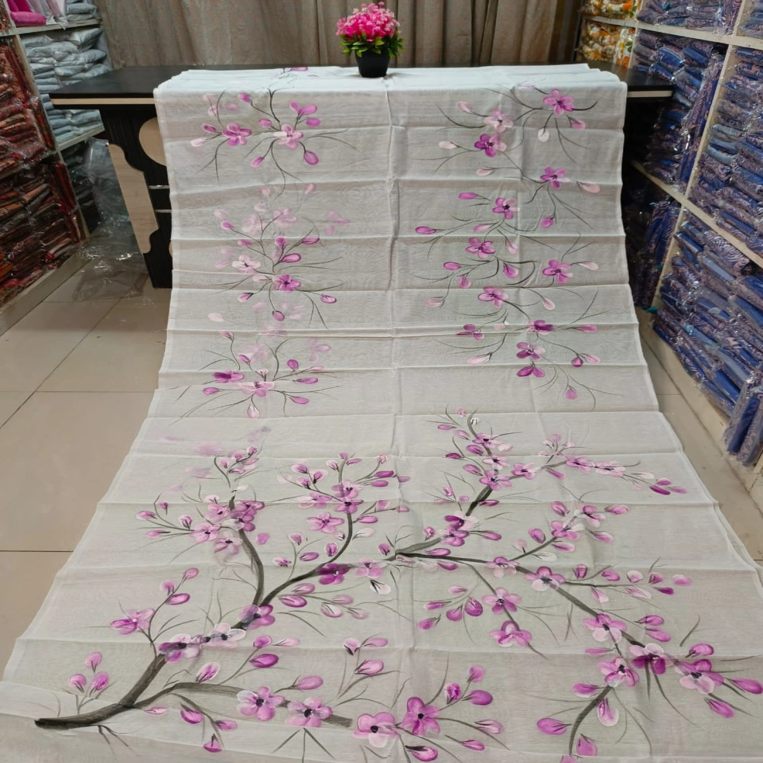 প্রিমিয়াম হাফসিল্ক শাড়ি