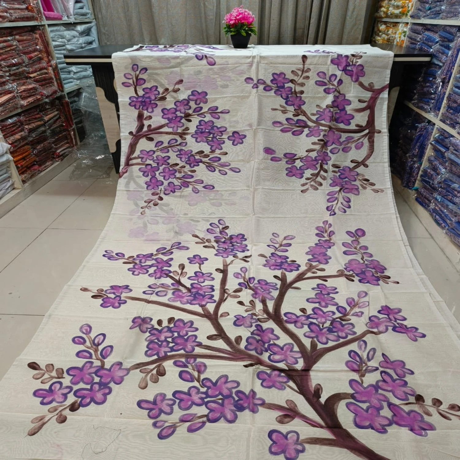 প্রিমিয়াম হাফসিল্ক শাড়ি