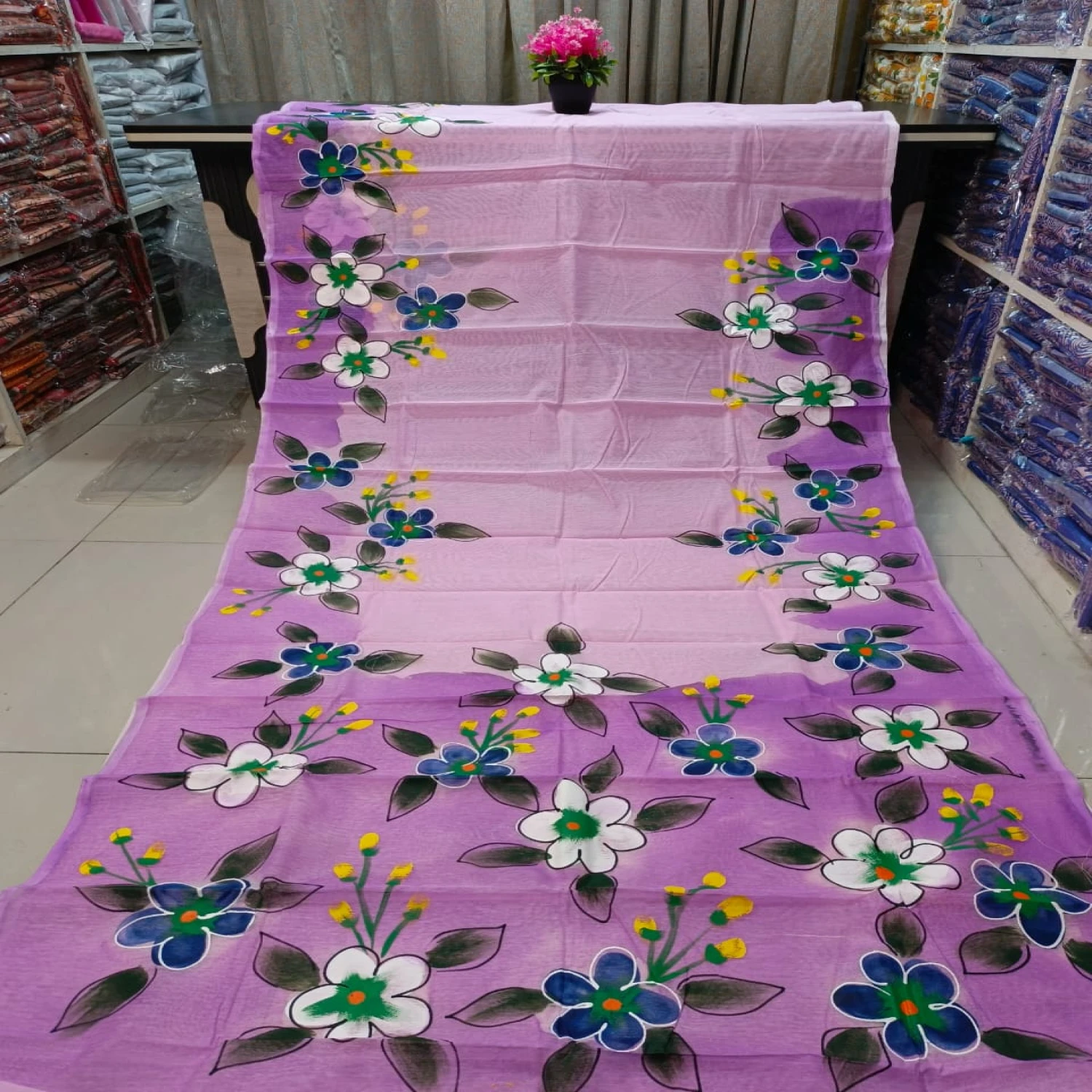 প্রিমিয়াম হাফসিল্ক শাড়ি