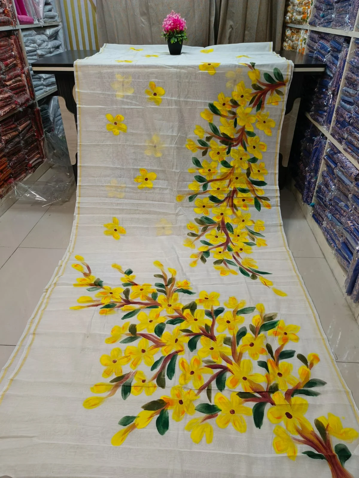 প্রিমিয়াম হাফসিল্ক শাড়ি