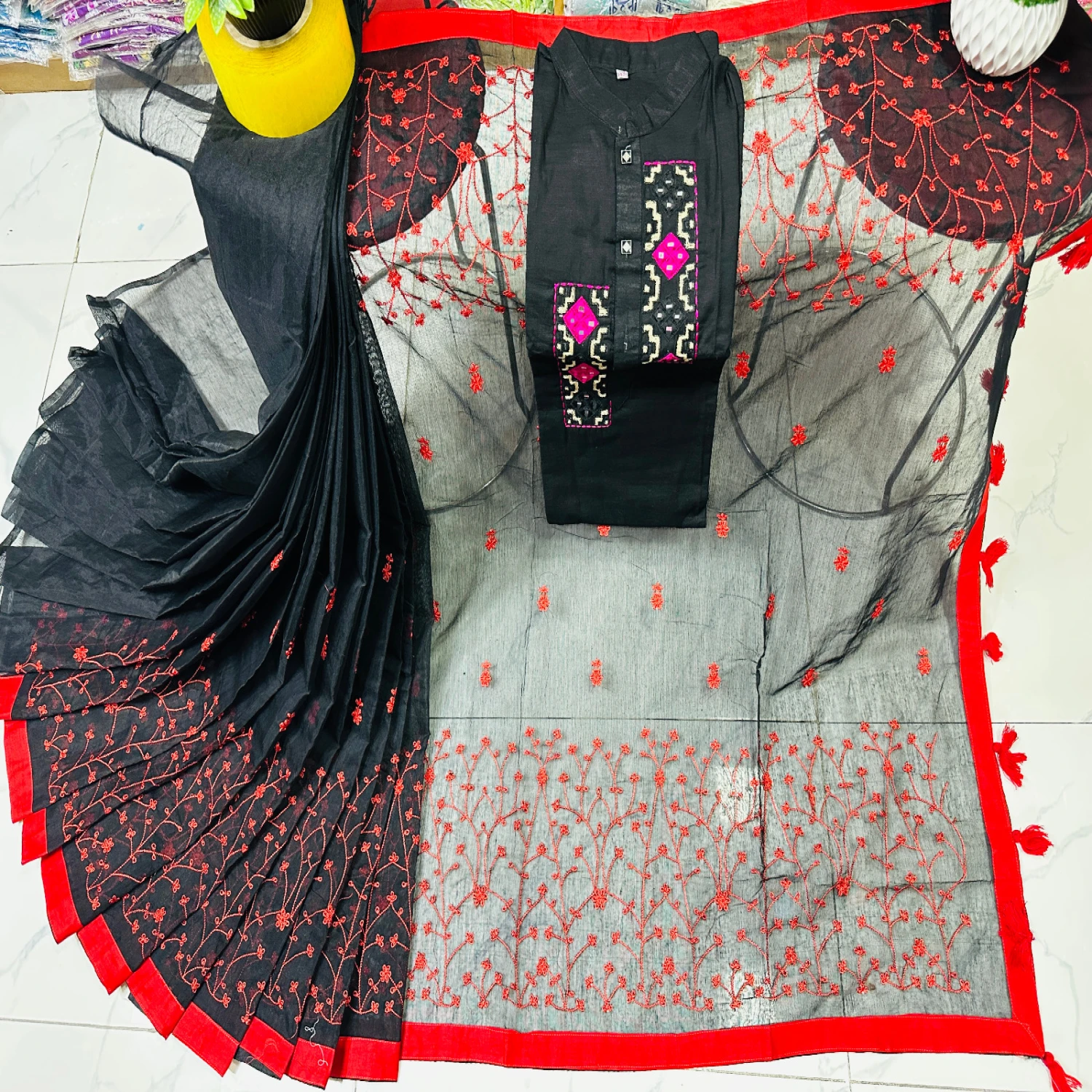 এমব্রয়ডারি কাপল সেট