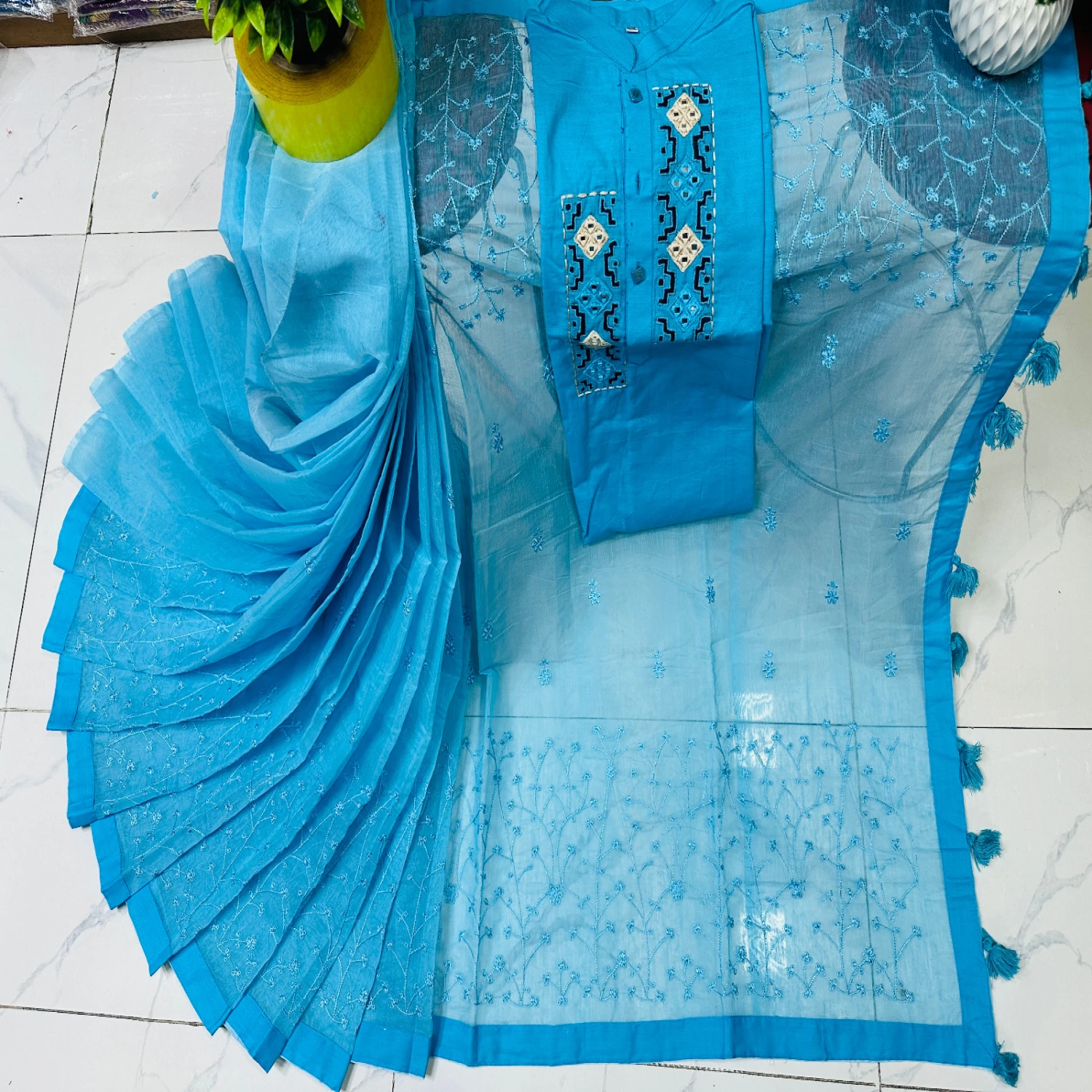 এমব্রয়ডারি কাপল সেট