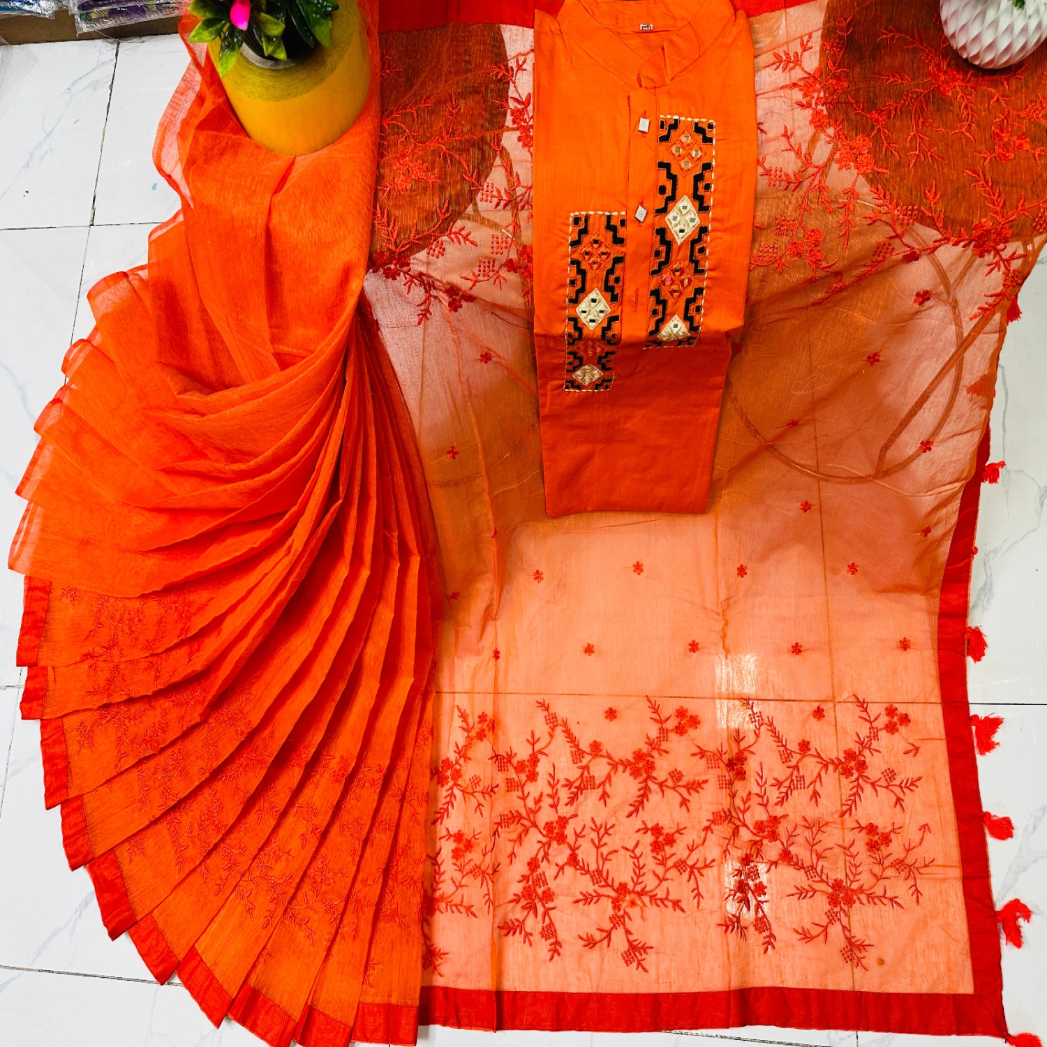 এমব্রয়ডারি কাপল সেট