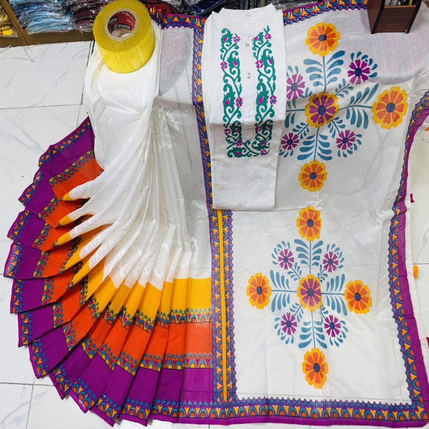 লাল-সাদা কাপল ড্রেস কালেকশন